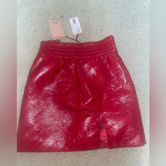 MIU MIU PATENT LEATHER RED SKIRT - Picture 3 of 4